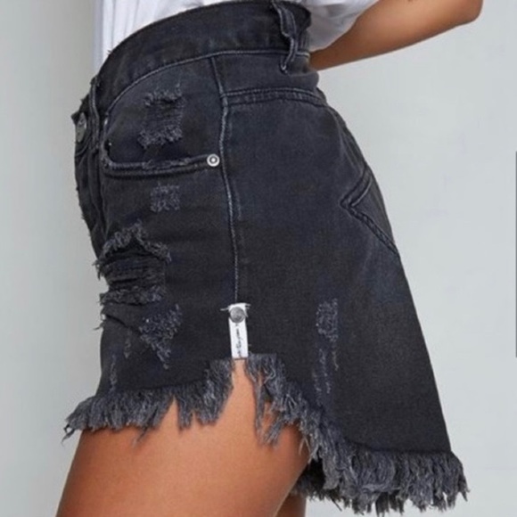 NWT!! ONE x ONE TEASPOON Black Van Juliettes Denim Cut Off Shorts Size 27 - Picture 7 of 16